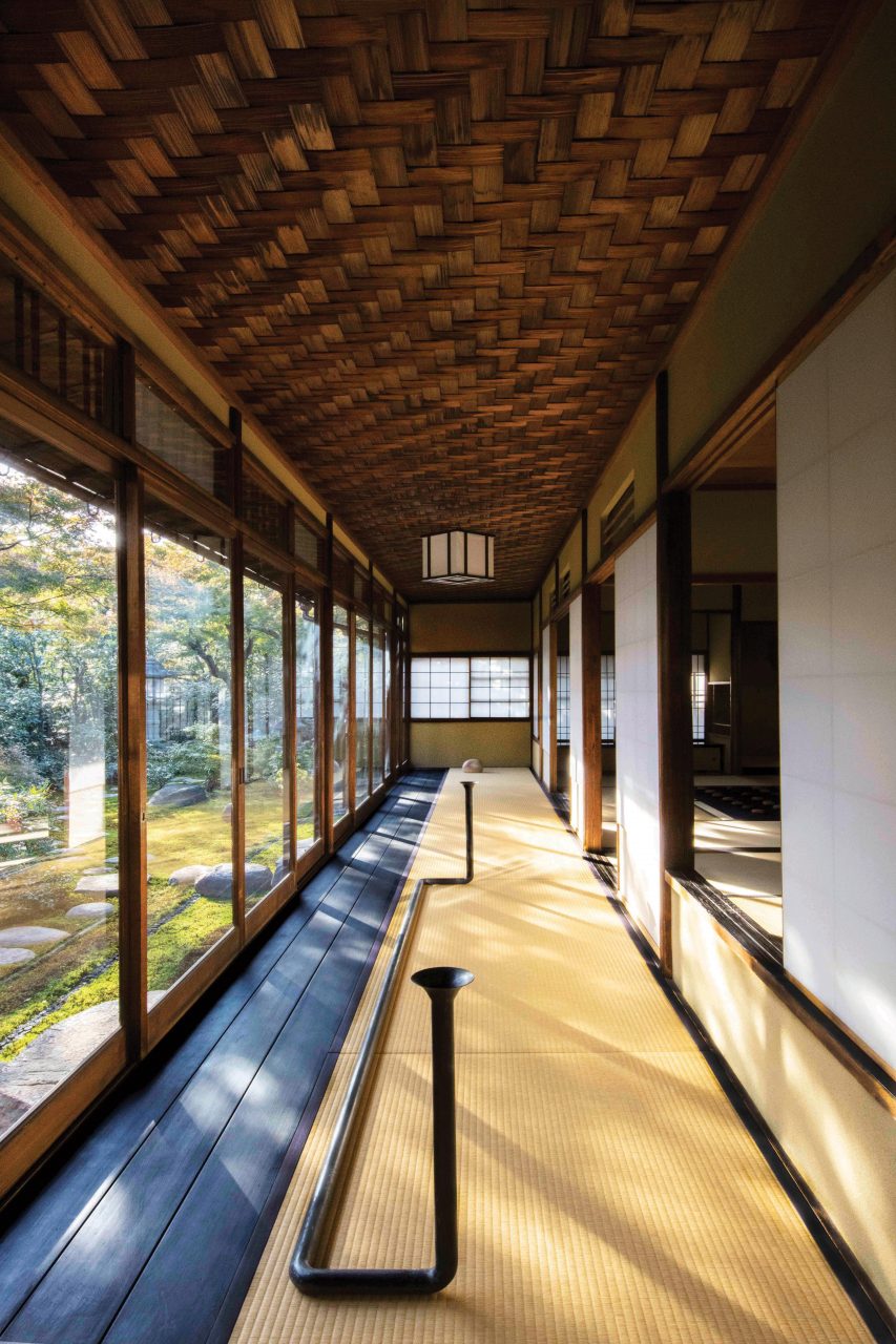 出自設計師藤井厚之手的 ACG Villa Kyoto 畫廊，屋主八木光惠女士：「『與自然共生』是日本傳統建築及設計的基本理念。」
