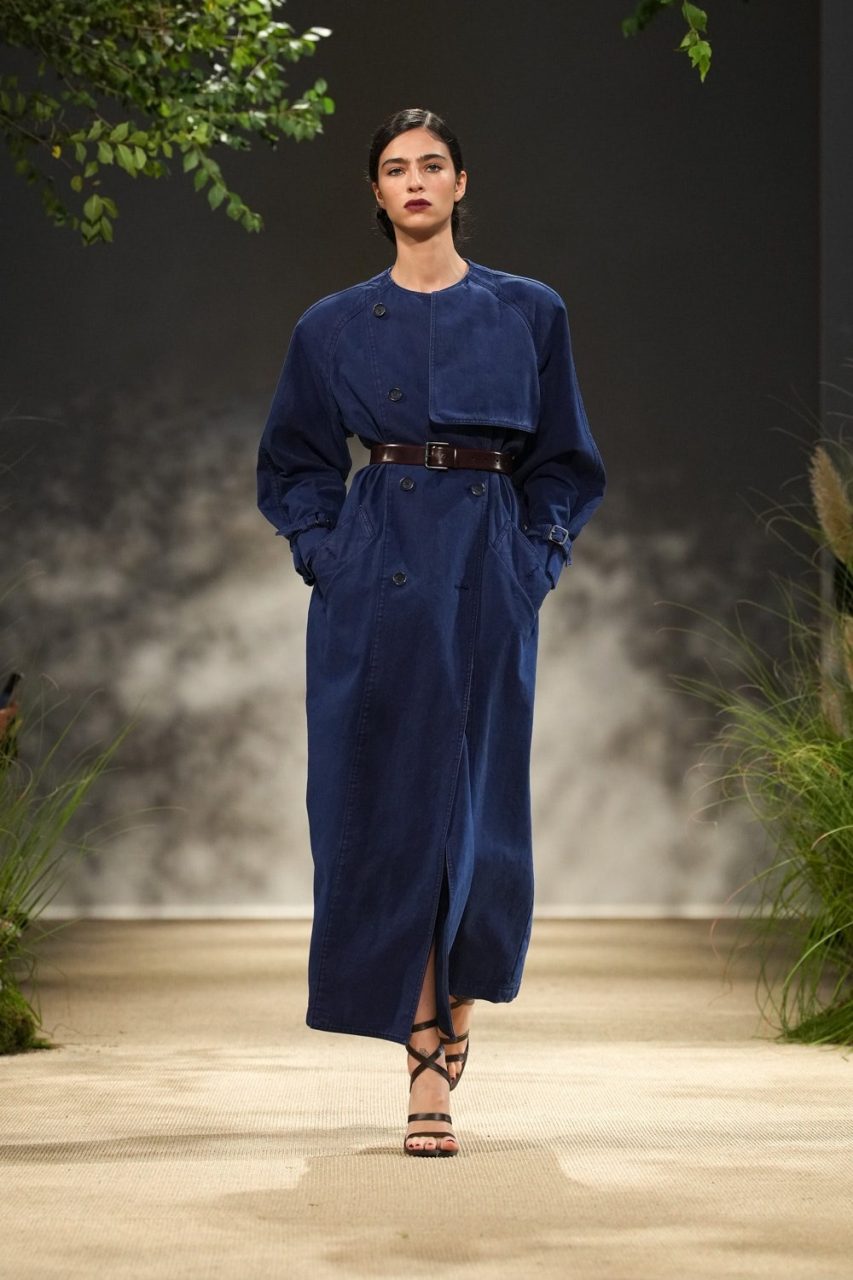 Max Mara 取材軍裝與田園風格，表達英姿颯颯與柔美恬靜並重的女性魅力｜Spring / Summer 2024