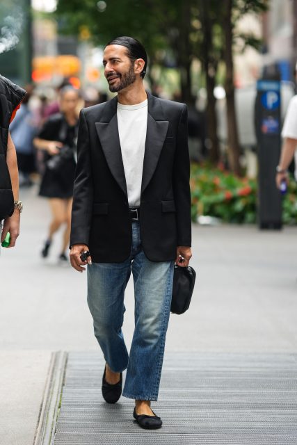 男生也可穿芭蕾平底鞋?Marc Jacobs 真人示範男士 Ballet Flats 造型