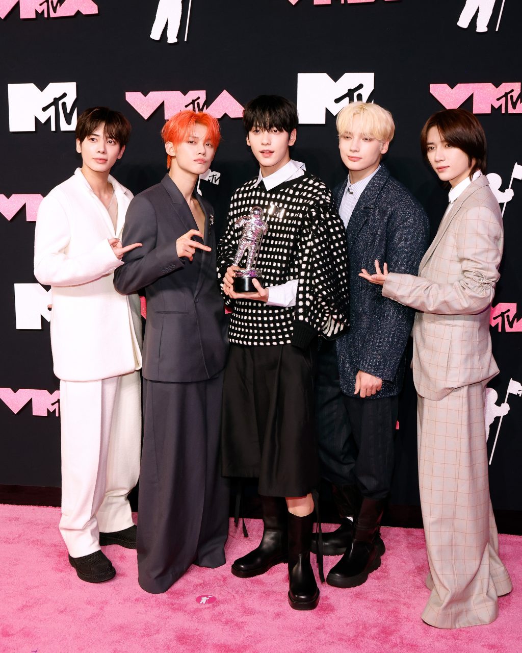 男團 TXT 於 VMA 2023 獲得「PUSH Performance of the Year」獎項！更首次演出與 Anitta 合作的回歸單曲《Back for More》！