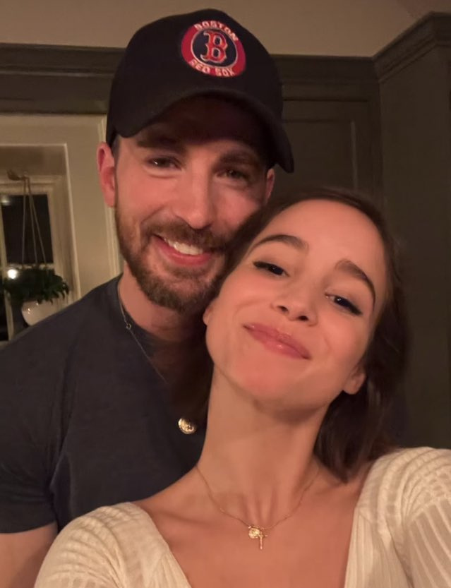 Chris Evans 與 Alba Baptista 已經秘密完婚： 婚禮賓客需簽署保密協議？目前已知的一切