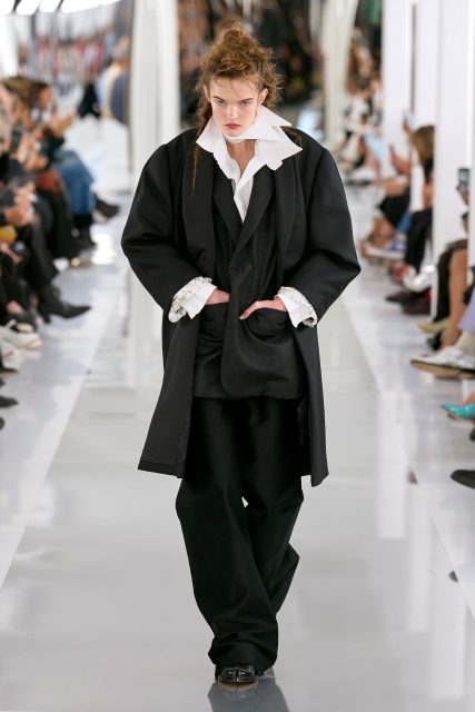 Maison Margiela 再次解構時裝,展示出充滿純粹藝術感的怪誕魅力|Spring / Summer 2024