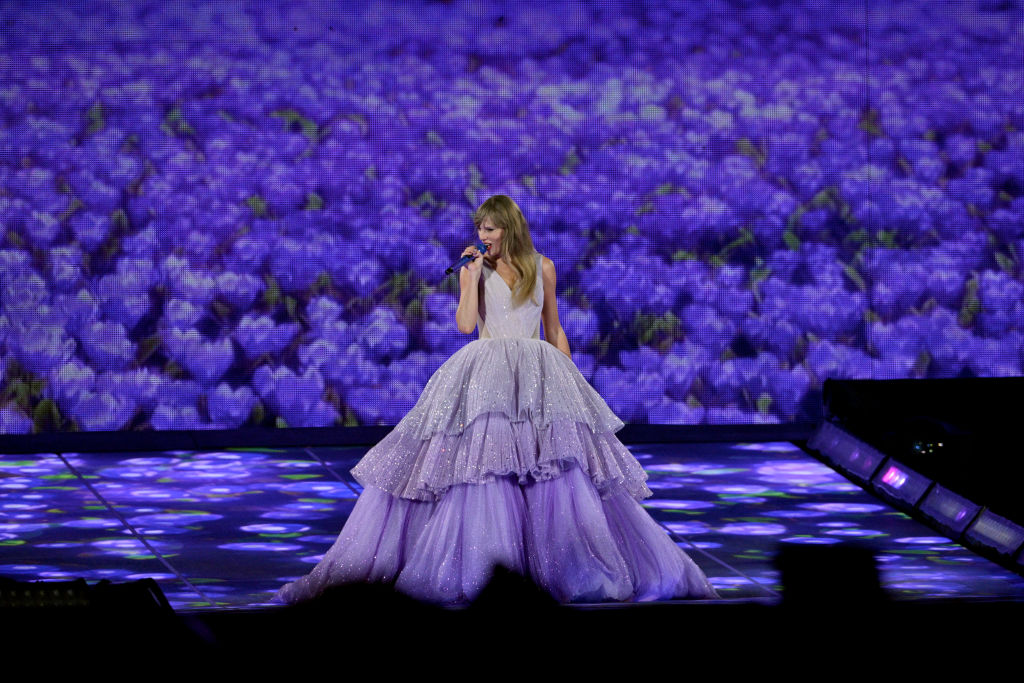 釋出四年後，Taylor Swift 的《Cruel Summer》終於登上 Billboard 榜首！