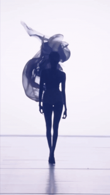 Paris Hilton和范冰冰登上Runway!極致性感,Mugler演繹流動的時裝藝術|Spring / Summer 2024