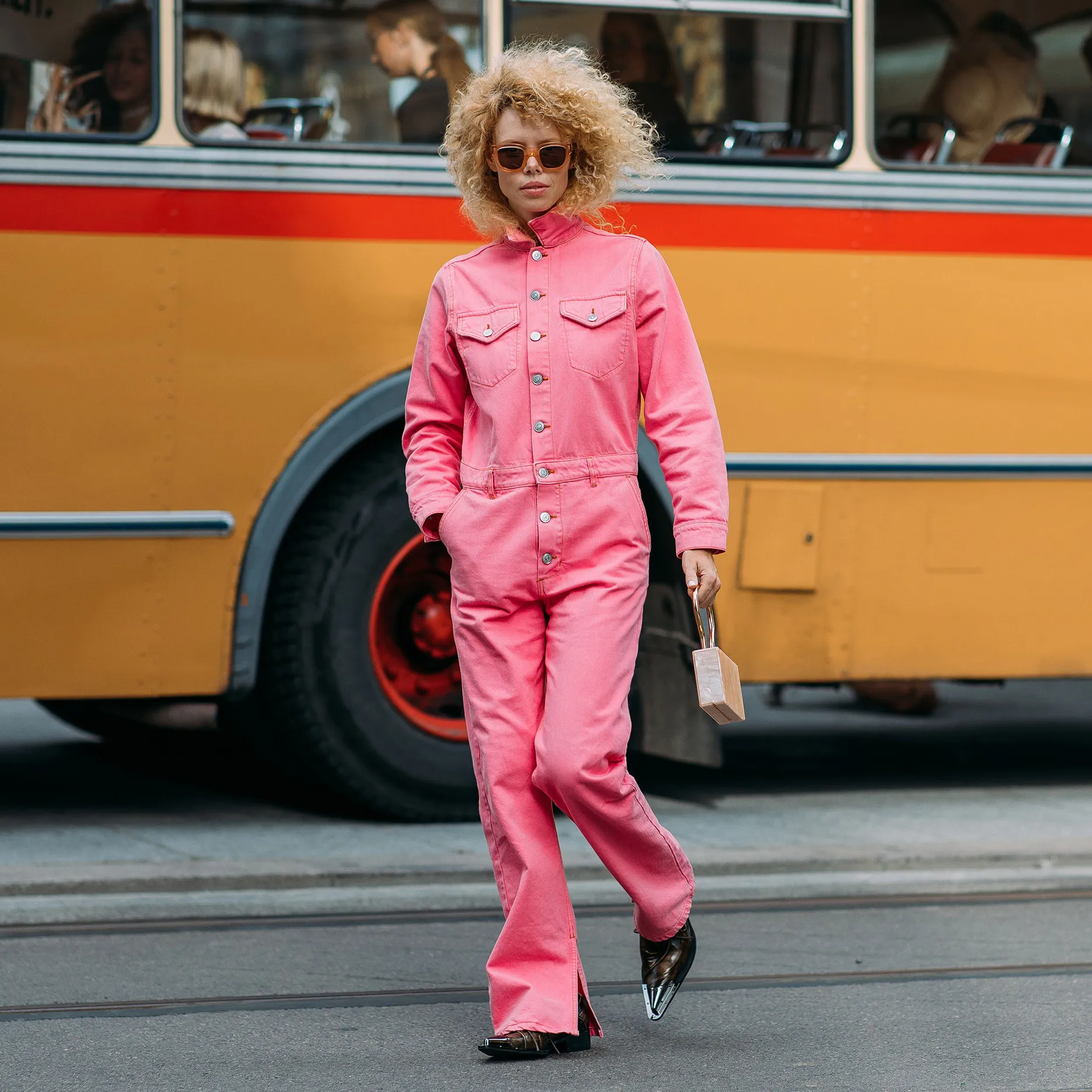 連身褲是今季秋冬最新潮流？但要讓連身褲更加high fashion，這裡有4招！