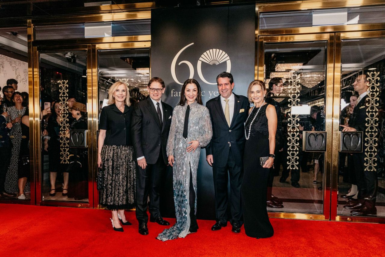 香港文華東方酒店隆重舉行 60 週年鑽禧慶祝盛典，紅地毯星光雲集致敬悠久輝煌的歷史傳奇
