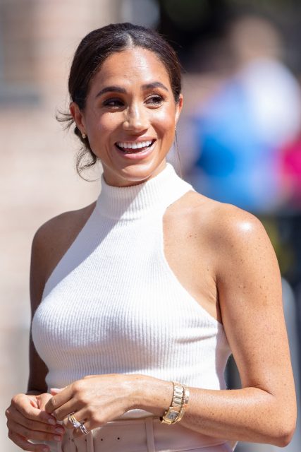 戴珠寶還是戴手錶?Meghan 和 Bella 告訴你「魚與熊掌」可兼得,珠寶混搭手錶正當時!