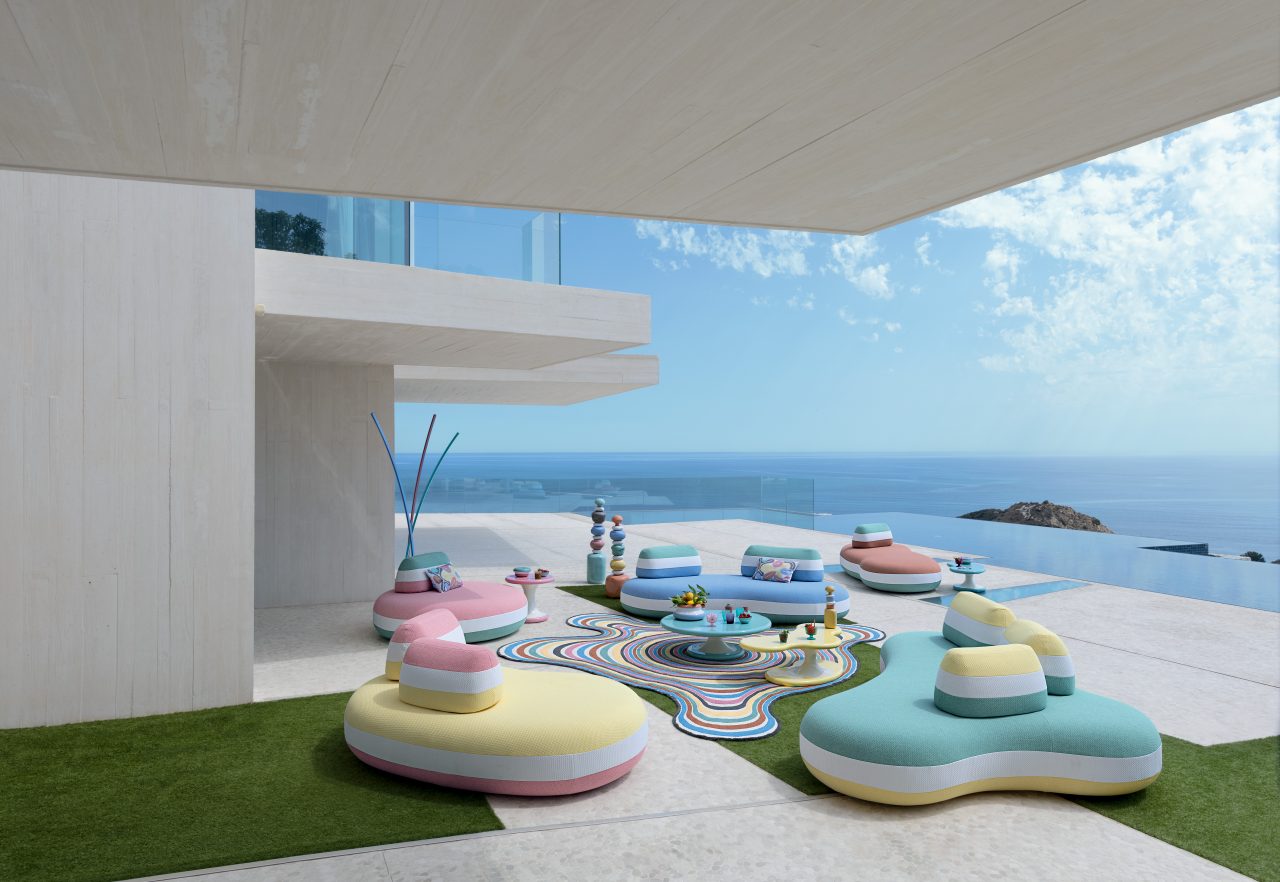 藝術家的調色盤走入家中！法國家居品牌 Roche Bobois 與葡萄牙藝術家 Joana Vasconcelos 合作推出 Bombom 系列