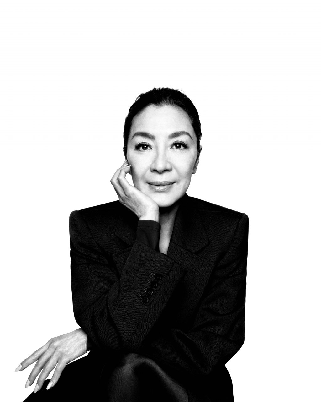 Balenciaga 再度宣佈新品牌大使——楊紫瓊！曾出席高訂時裝騷，最新出鏡 Balenciaga 春季24系列廣告⋯⋯