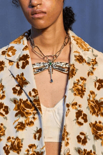 2024春夏7大時尚配飾趨勢!雕塑手環、波希米亞風格串珠、動物靈感首飾⋯⋯