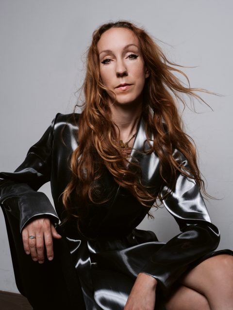 專訪高訂設計師 Iris van Herpen：「如果你想創造歷史，想為未來帶來新鮮的視角，那你就必須冒險，必須實驗。」