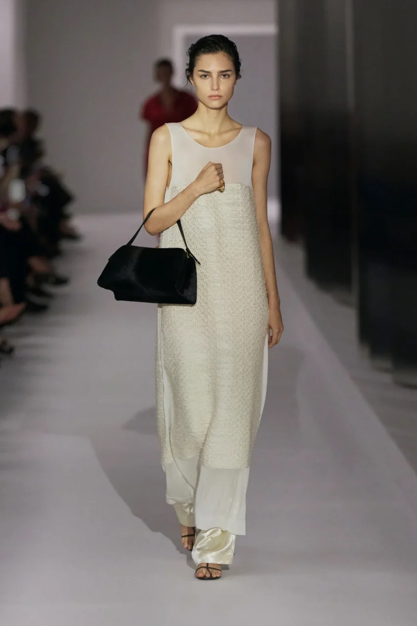 2025 年就該這樣穿！推薦 6 個極簡風造型的必勝穿搭法則