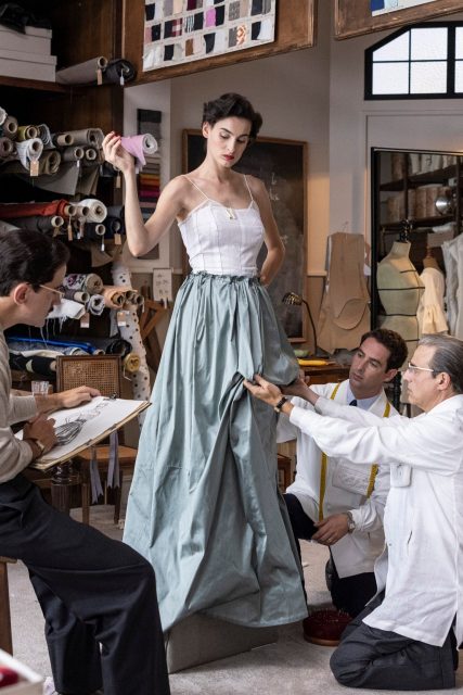 重現設計大師傑作!專訪Disney+《Cristóbal Balenciaga》戲服設計師Bina Daigeler