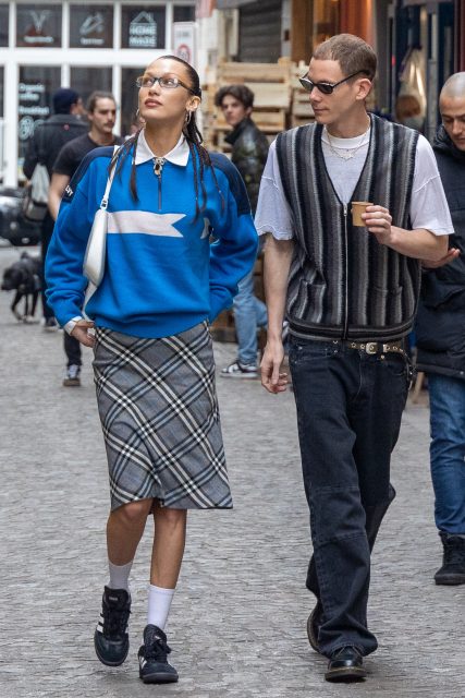 不再是「書呆子」！90年代學院派復古眼鏡正式回歸！Bella Hadid、Billie Eilish等名人都愛戴！