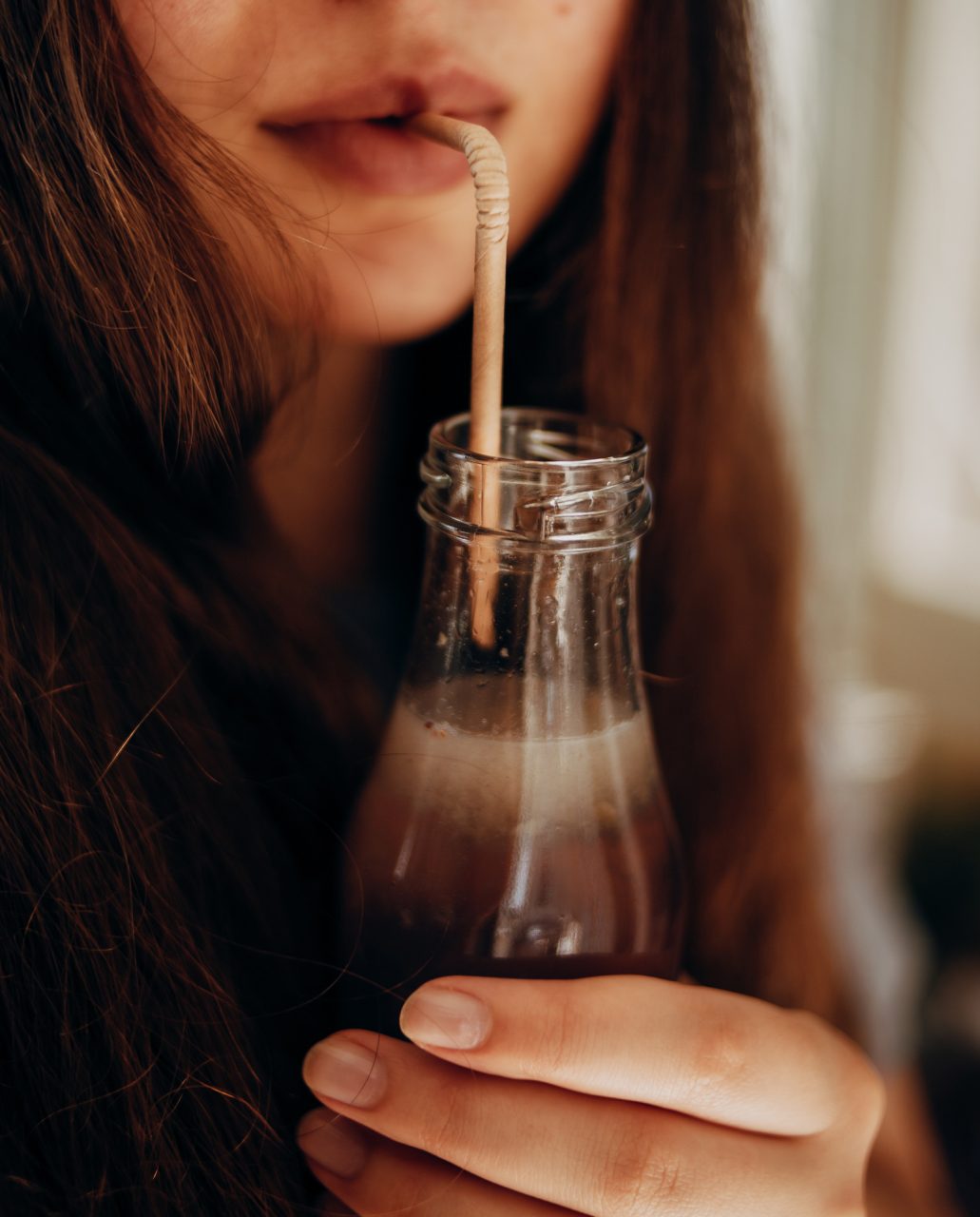 使用飲管會增加唇紋？你知道甚麼是「抗皺飲管」嗎 告訴你究竟防皺飲管是否有用