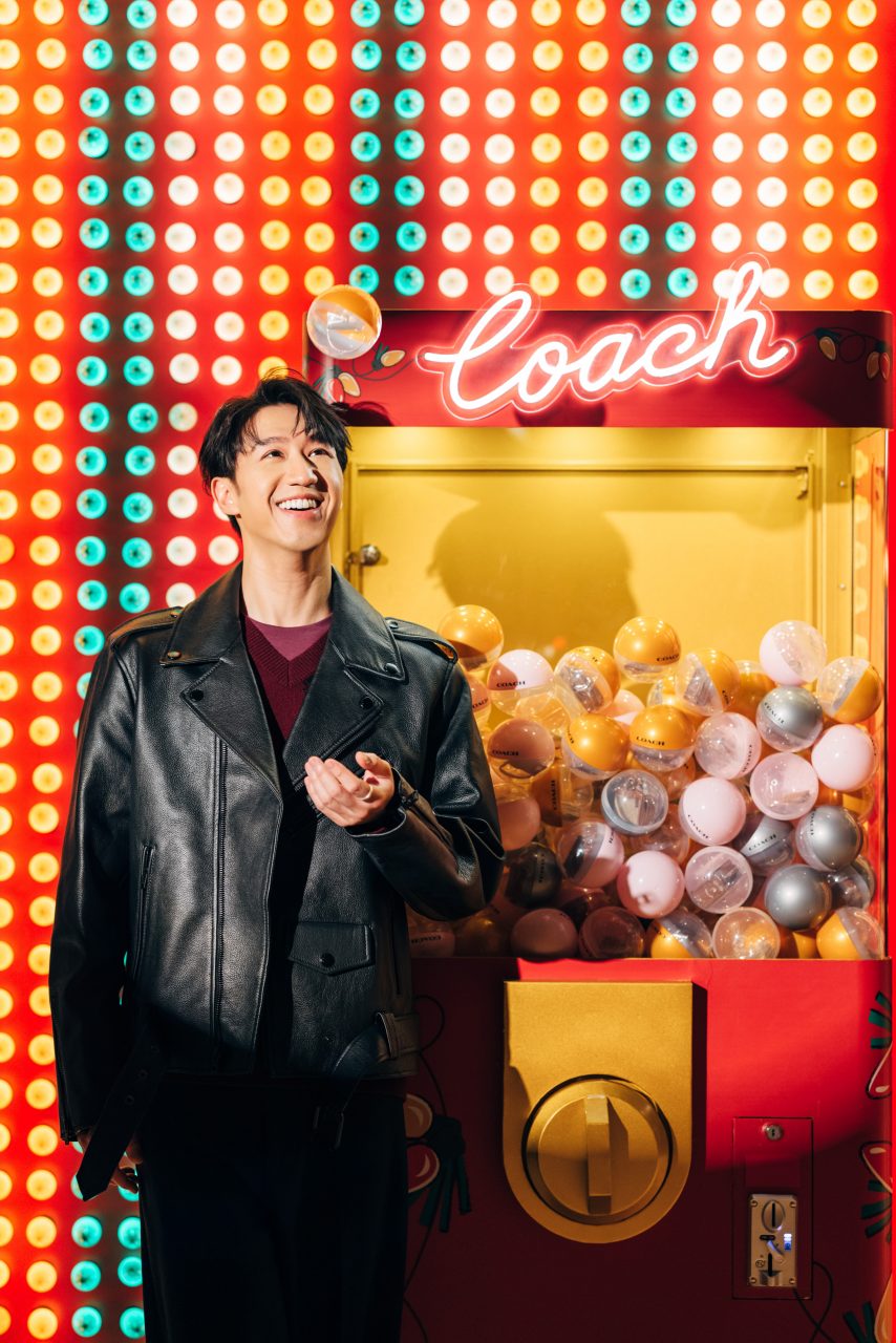 Vogue Hong Kong x Coach。Every gift is More than a Gift！聖誕節是個歡欣、喜慶的節日。今個聖誕由 Coach 與Jay Fung 來滿足你們的願望吧！