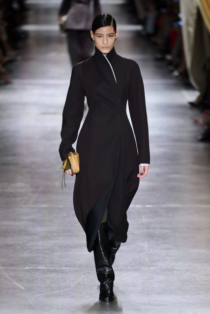 當羅馬遇上倫敦——Fendi 演繹古典與前衛融合的新浪漫主義|Fall / Winter 2024