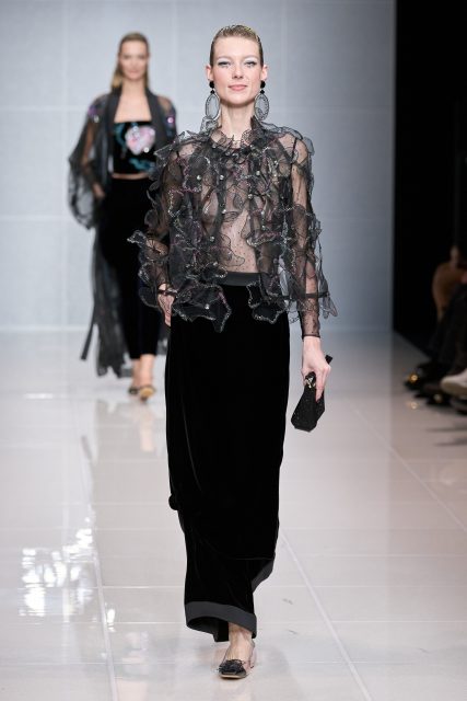 Giorgio Armani 在冬季中創造曼妙花景,以此象徵希望與重生|Fall / Winter 2024