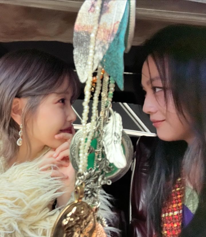 IU 新曲《Shh..》釋出！與湯唯、NewJeans Hyein 兩大女神夢幻聯動！