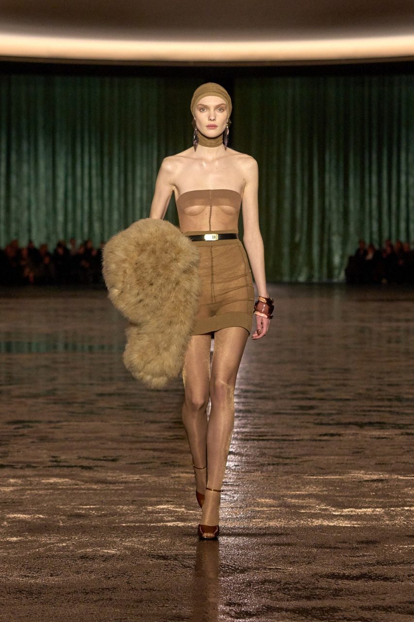 Saint Laurent 突破「絲襪」物料界限，打造優雅別緻的冬季系列｜Fall / Winter 2024