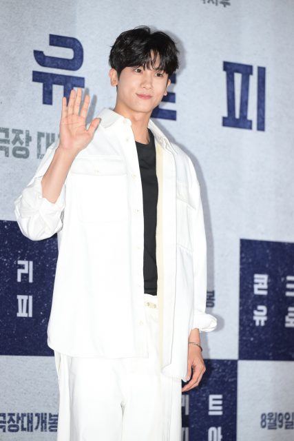 Style File:《低谷醫生》朴炯植高顏值男學生造型引起話題!盤點朴炯植的貴公子魅力!