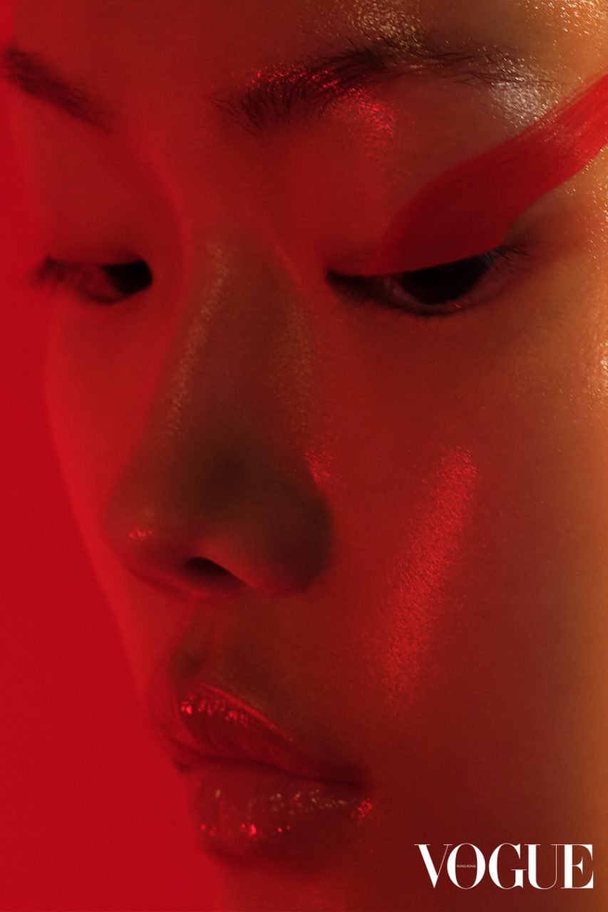 紅系眼妝的中庸之道：紅色眼線成為屹立於潮流中的經典