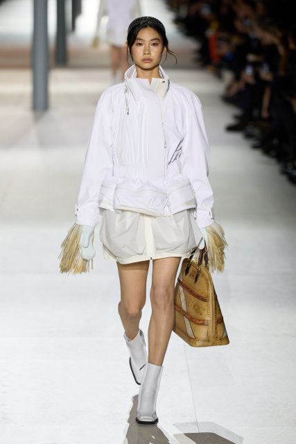 Nicolas Ghesquière 十週年之作,以 Louis Vuitton 精湛工藝呈現科幻美學|Fall / Winter 2024