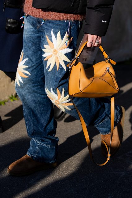 打破極簡主義規則!2024春夏刺繡牛仔褲將大勢回歸