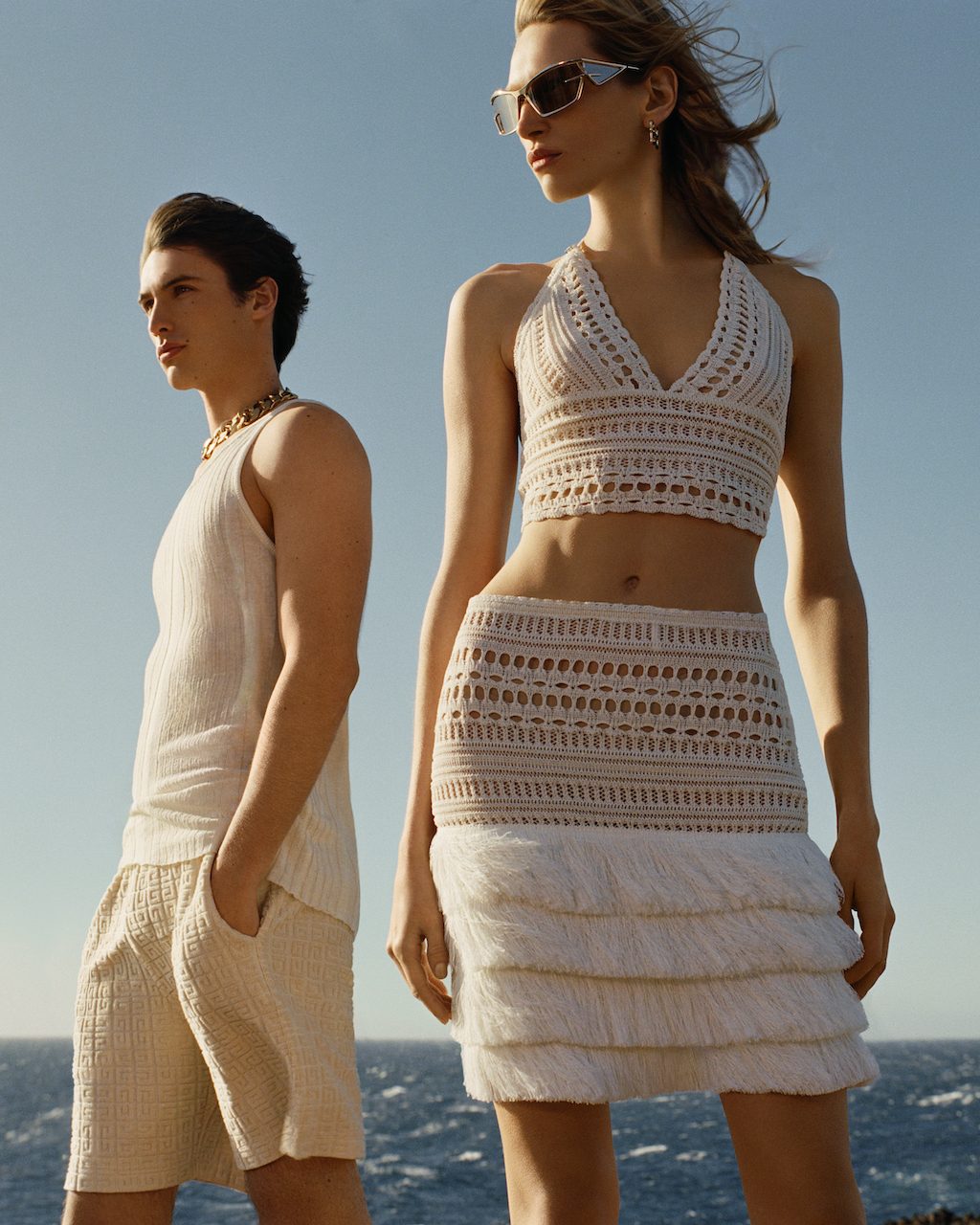 夏季限定！Givenchy 全新 Givenchy Plage 系列登場，致敬創辦人Hubert de Givenchy的經典沙灘設計