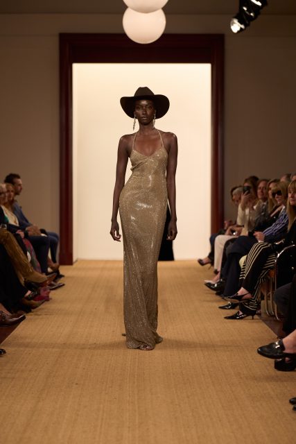 Ralph Lauren 回歸本色及經典設計,演繹奢華而淡雅的永恆風格|Fall / Holiday 2024