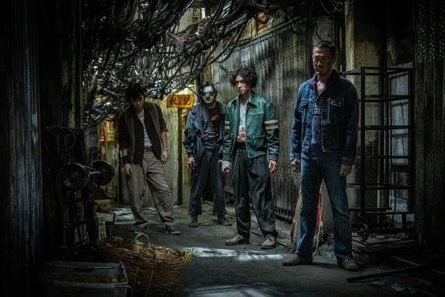 《九龍城寨之圍城》榮登香港華語片總票房第 2 位！重現 80 年代城寨建築、精彩打鬥場面獲一致好評！