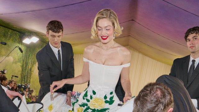Met Gala 2024|晚會現場大公開!跟着攝影師窺探Met Gala晚宴的精彩互動