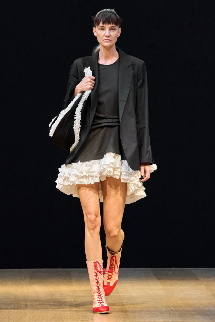 從Gucci到Giorgio Armani,拳擊靴在2024春夏強勢回歸!