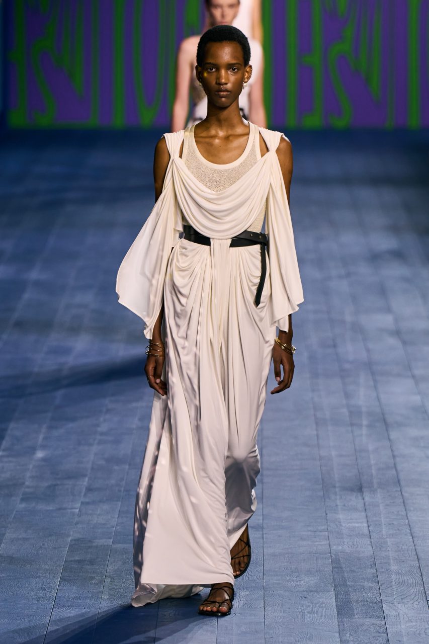Dior 結合高級訂製和運動服，以設計賦予女性身體自由｜Fall/Winter 2024 Couture