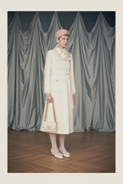 Valentino 新任創意總監 Alessandro Michele 上場首作!以七、八十年代為靈感打造視覺饗宴 |Resort 2025