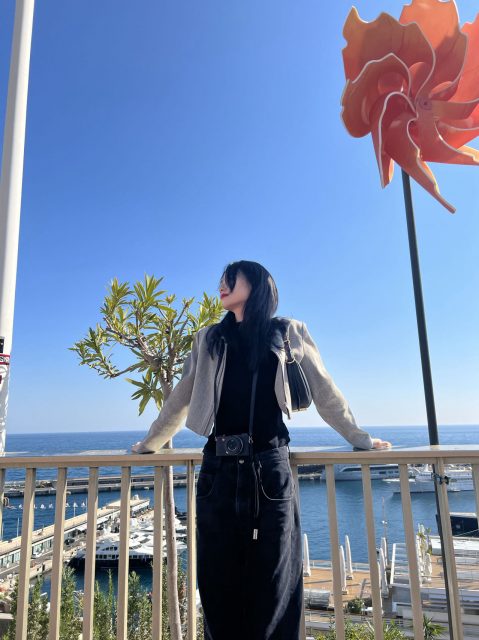 #SummerInVogue 新生代超模 He Cong 分享夏日必備、美好度假回憶!