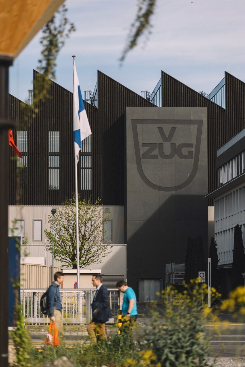 前往位於瑞士楚格，親身了解 V-ZUG 對美學的追求與前瞻理念