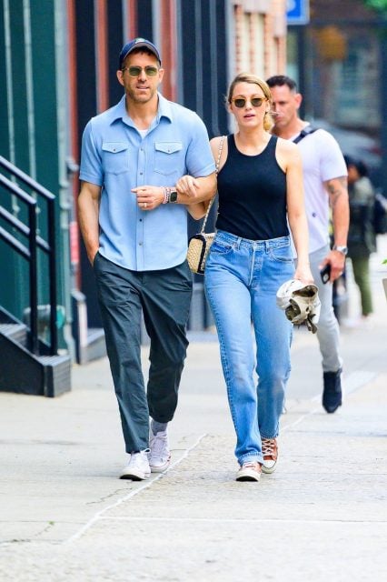 Blake Lively與Ryan Reynolds以趣味情侶造型亮相紐約街頭!盤點這對荷里活夫妻的搞笑傳情瞬間
