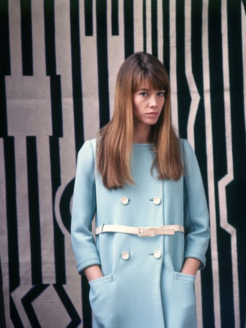 她是法式女孩風格的藍本!法國國寶級歌手 Françoise Hardy 日前離世,留下的卻是永恒的時尚風格⋯⋯