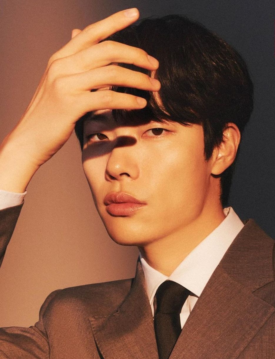 《The 8 Show》關於柳俊烈的 5 件事！曾舉辦個人攝影展、原本目標是教師⋯⋯