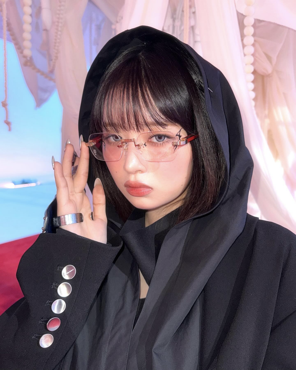 Style File：IVE Rei 直井怜的時尚秘密，如何駕馭甜美又型格的日韓百變造型！