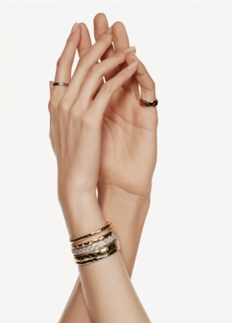 人生第一枚精品手鐲該選什麼?同時展現品味和個性,而且百看不厭!