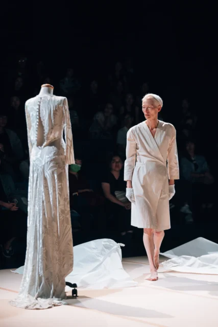 Tilda Swinton 在台演出《親愛的帕索里尼》，重新演繹電影大師Pasolini電影戲服