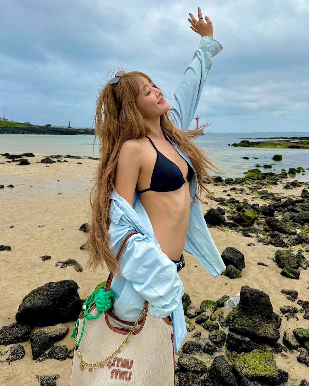 精選10個2025春夏大容量手袋！實用又百搭，這些手袋證實了「手袋不是越細越時尚」！