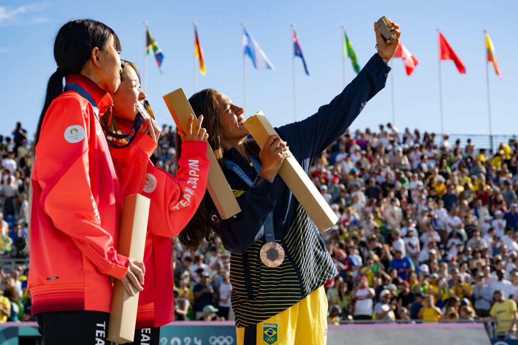 2024 巴黎奧運 | 高齡運動員、懷孕上場、哭擁出局對手，細數 12 個感人時刻！