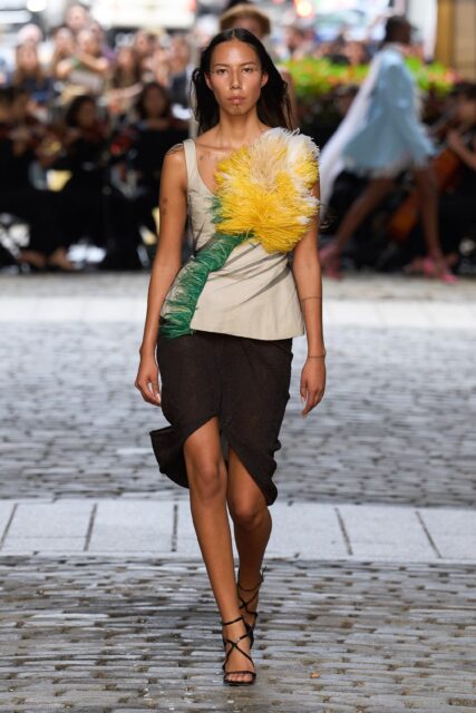 Prabal Gurung 以色彩慶祝自由、愛情和春日,以時裝傳達樂觀與希望|Spring/Summer 2025