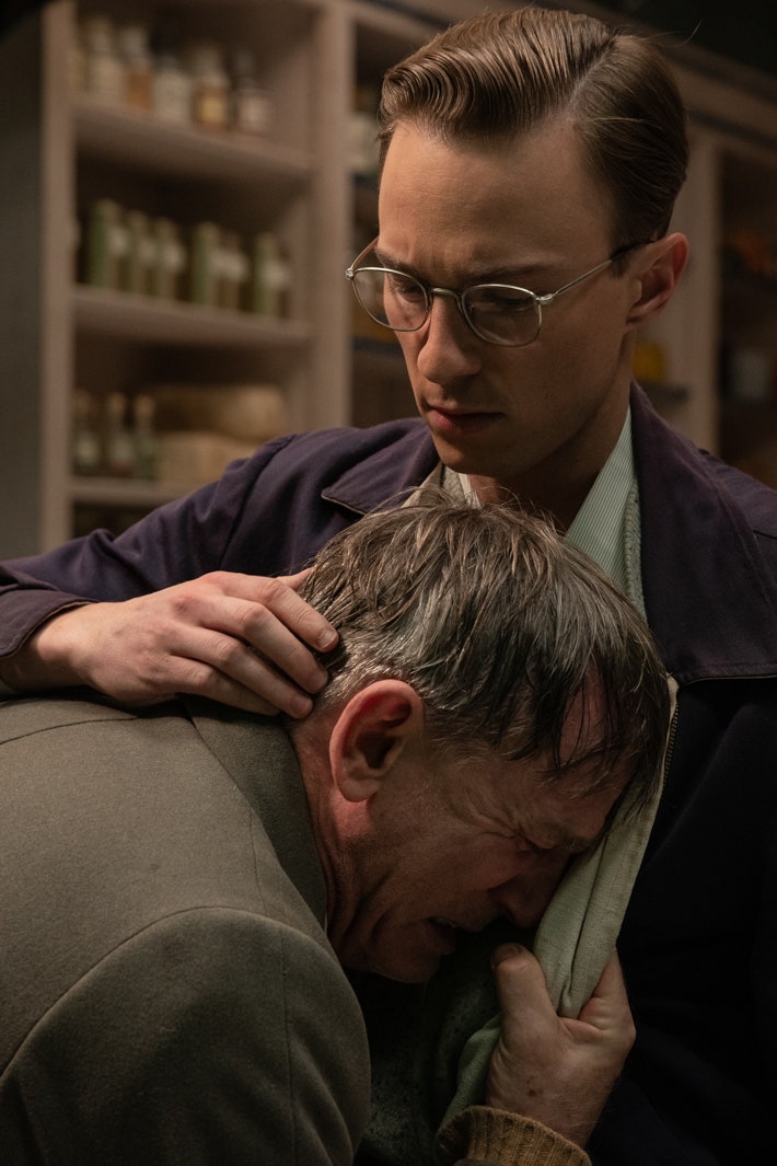 《Queer》影評：Daniel Craig和Drew Starkey 真摯演繹愛恨交纏的同性伴侶，擦出激情火花