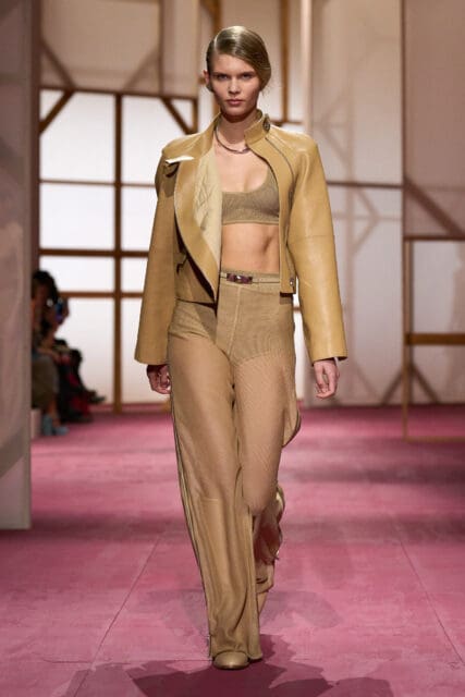 游走於溫柔、張力與堅韌之間,Hermès聚焦實用美學編織工坊故事|Spring/Summer 2025