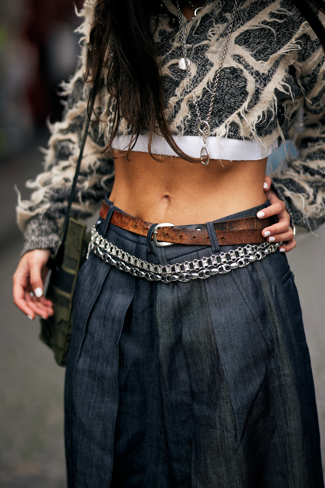 In A Cinch: Stylish Belts For Every Wardrobe display picture 1