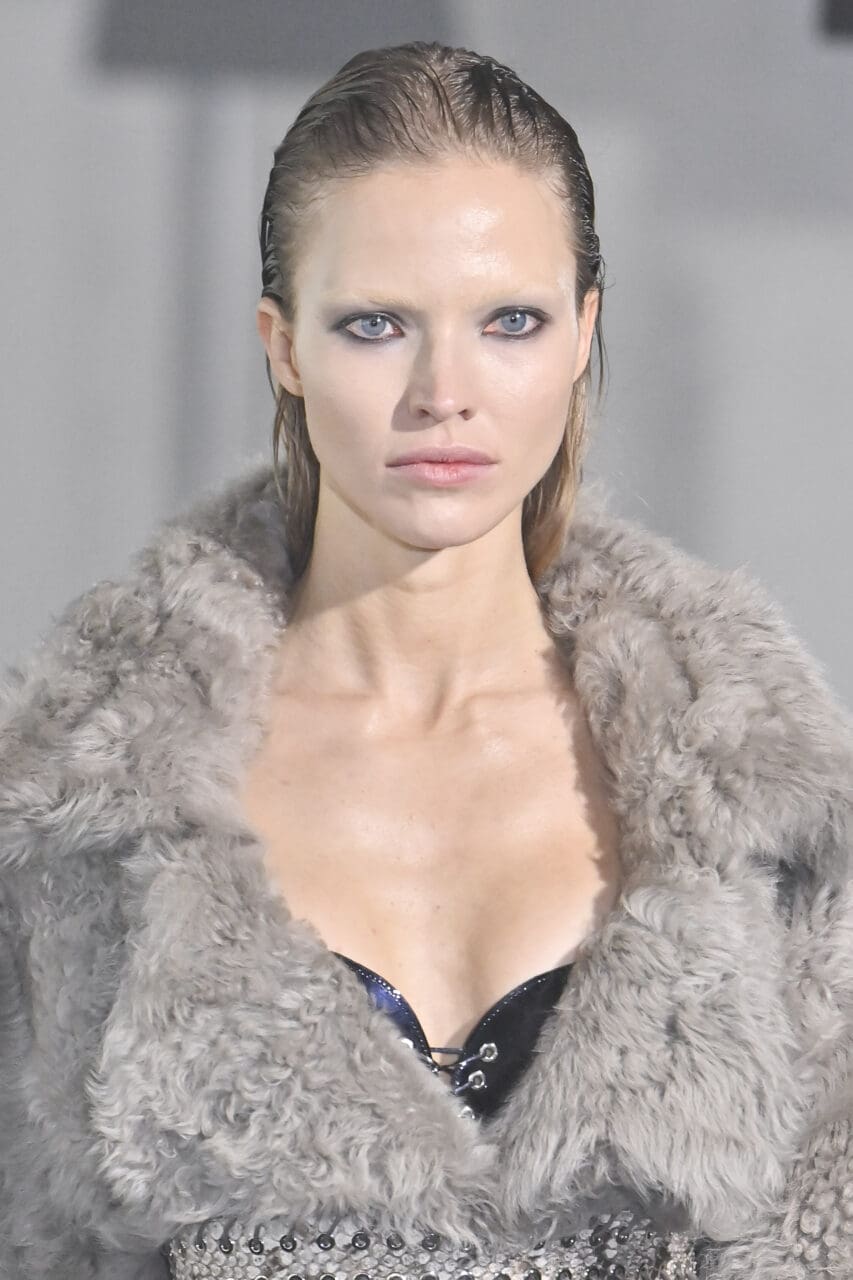 2025眼妝趨勢:大膽前衛顏色成重點 重現90年代復古風格